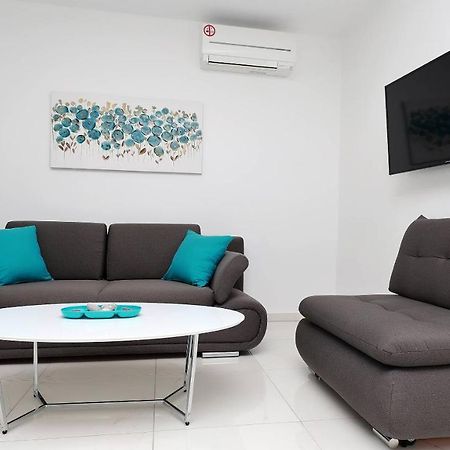 Apartmani "Villa Barbara" Novalja Exteriör bild