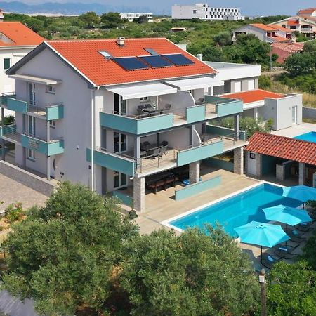 Apartmani "Villa Barbara" Novalja Exteriör bild