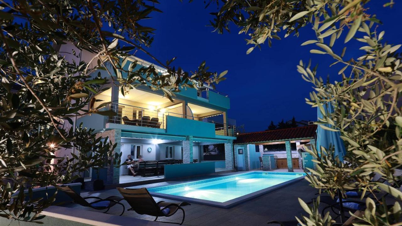 Apartmani "Villa Barbara" Novalja Exteriör bild