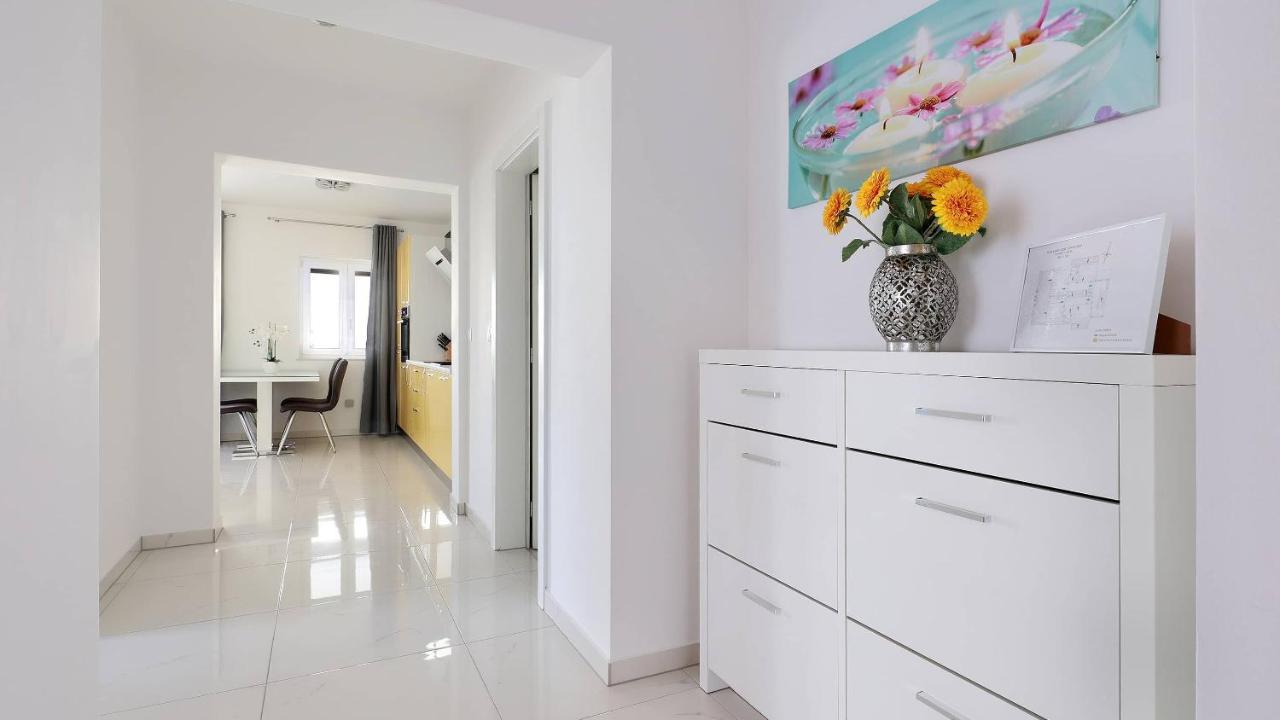 Apartmani "Villa Barbara" Novalja Exteriör bild