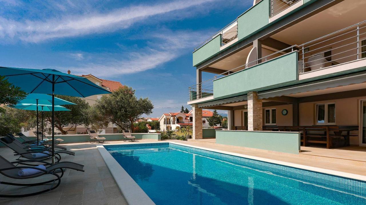 Apartmani "Villa Barbara" Novalja Exteriör bild