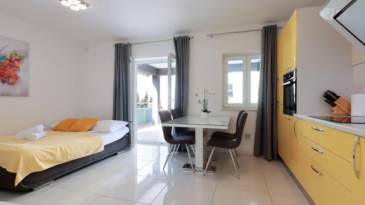 Apartmani "Villa Barbara" Novalja Exteriör bild