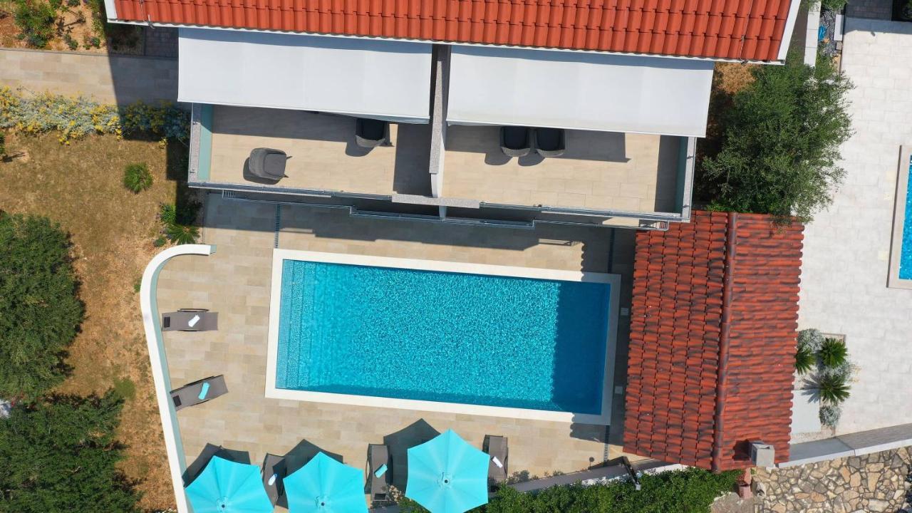 Apartmani "Villa Barbara" Novalja Exteriör bild