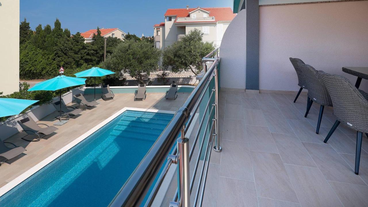 Apartmani "Villa Barbara" Novalja Exteriör bild