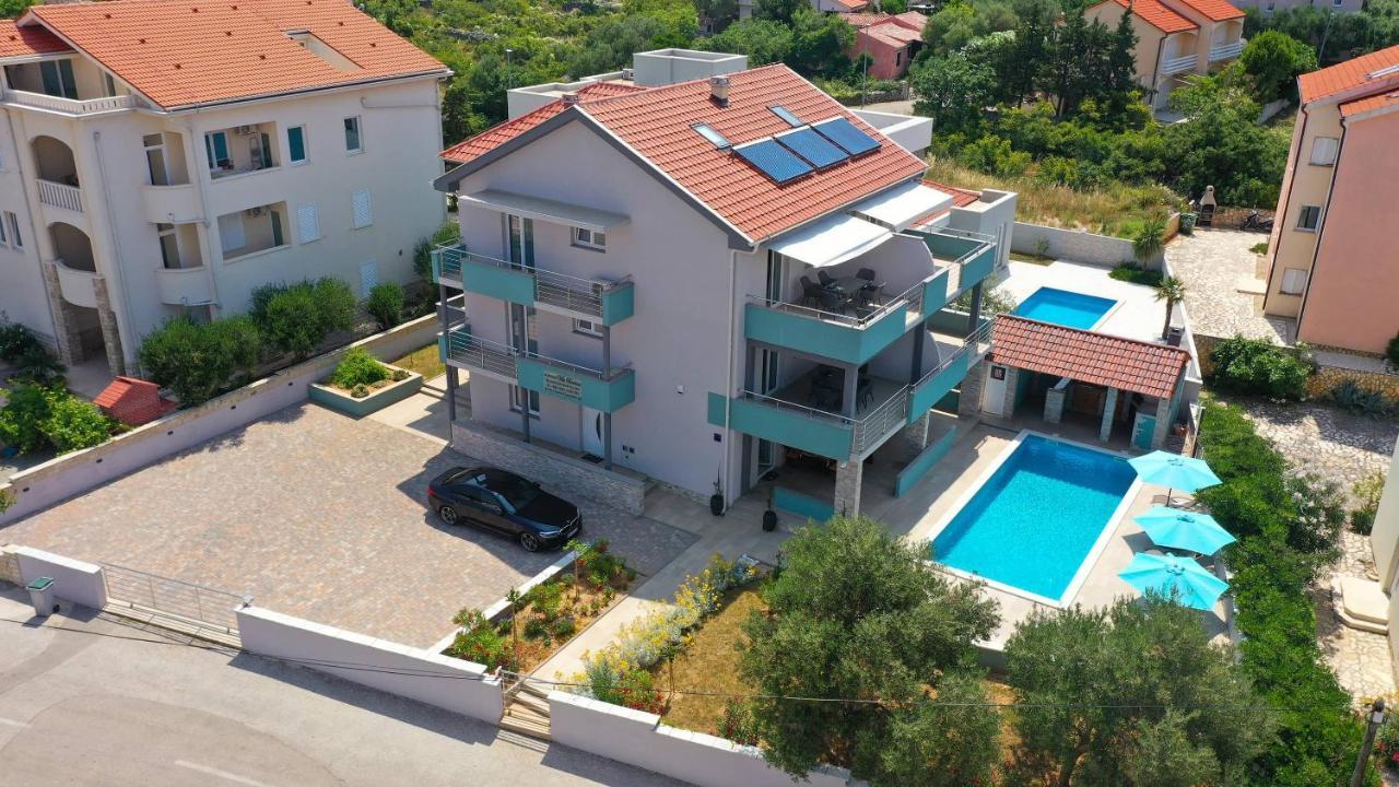 Apartmani "Villa Barbara" Novalja Exteriör bild
