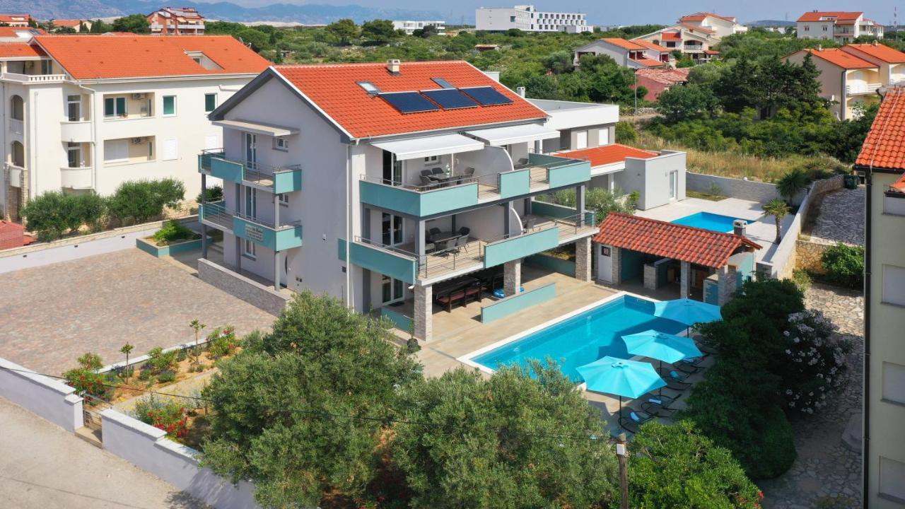 Apartmani "Villa Barbara" Novalja Exteriör bild