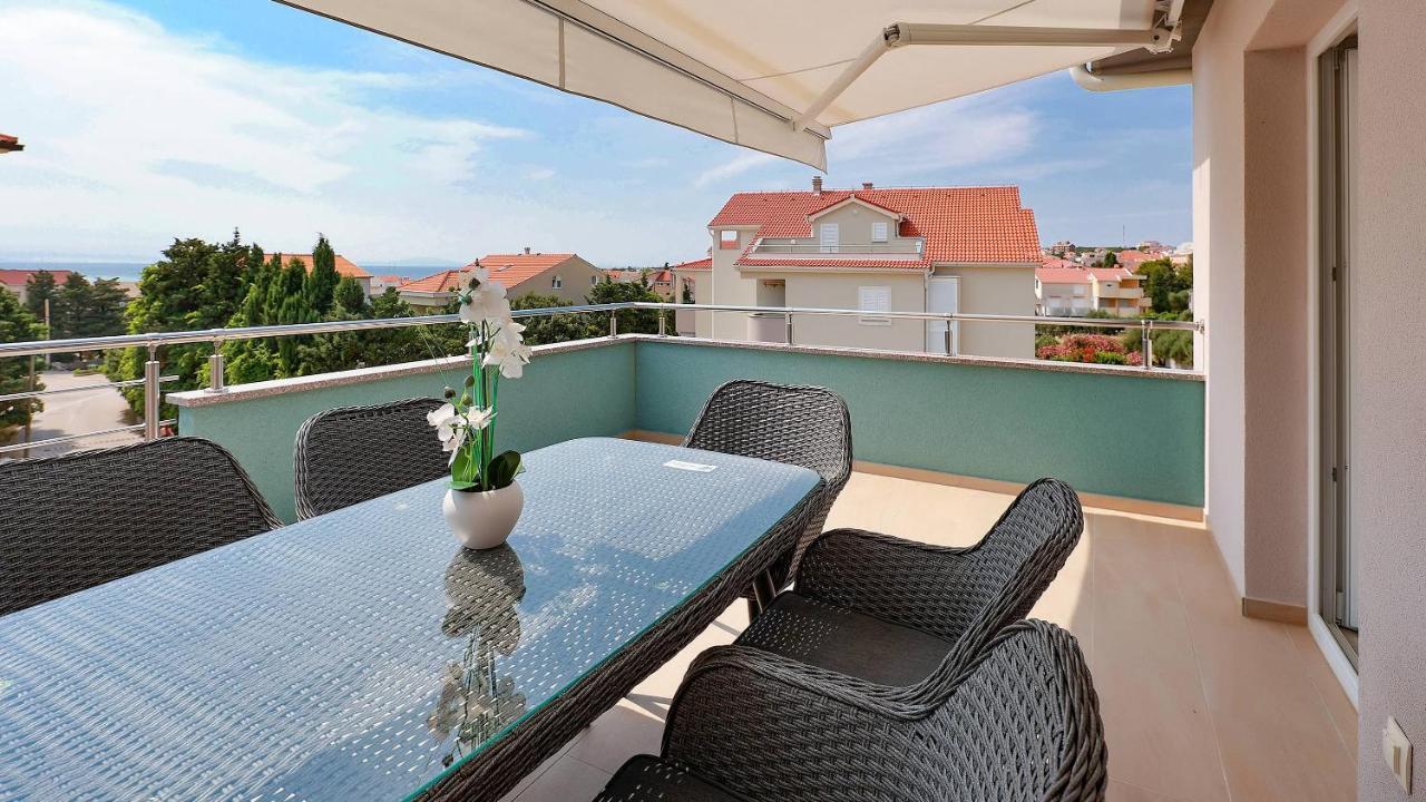 Apartmani "Villa Barbara" Novalja Exteriör bild